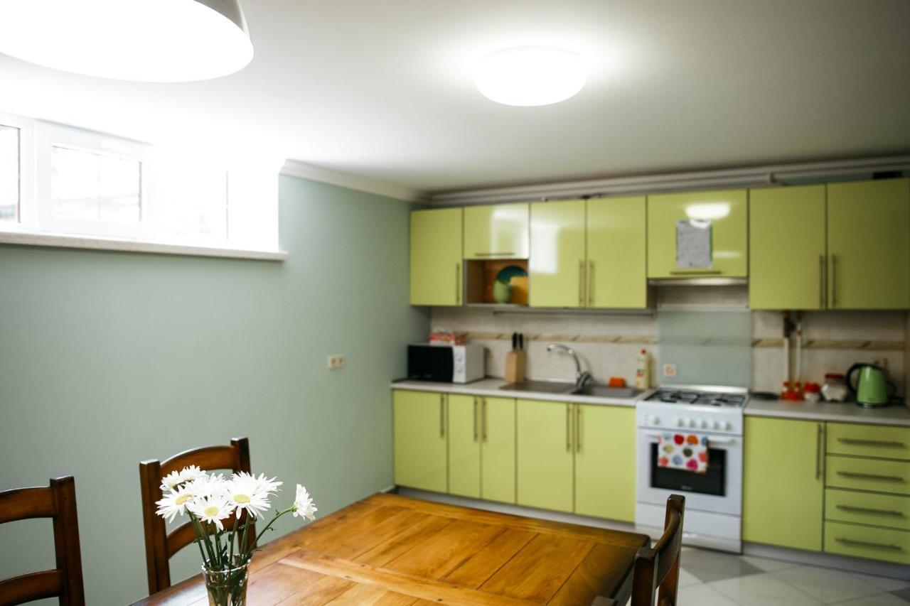 Sweet Home Hostel / Guest House แชร์นิฟซี ภายนอก รูปภาพ