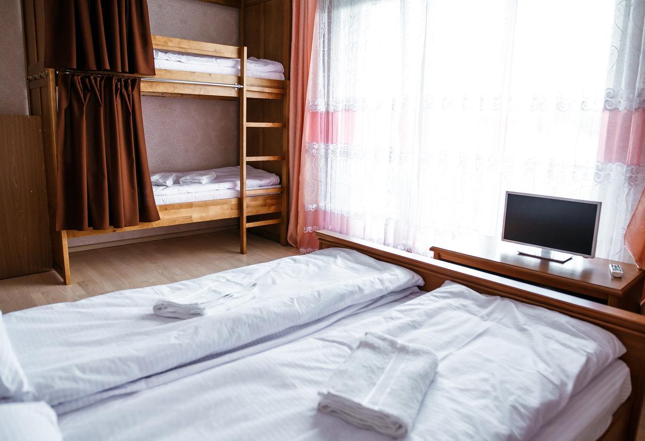 Sweet Home Hostel / Guest House แชร์นิฟซี ภายนอก รูปภาพ