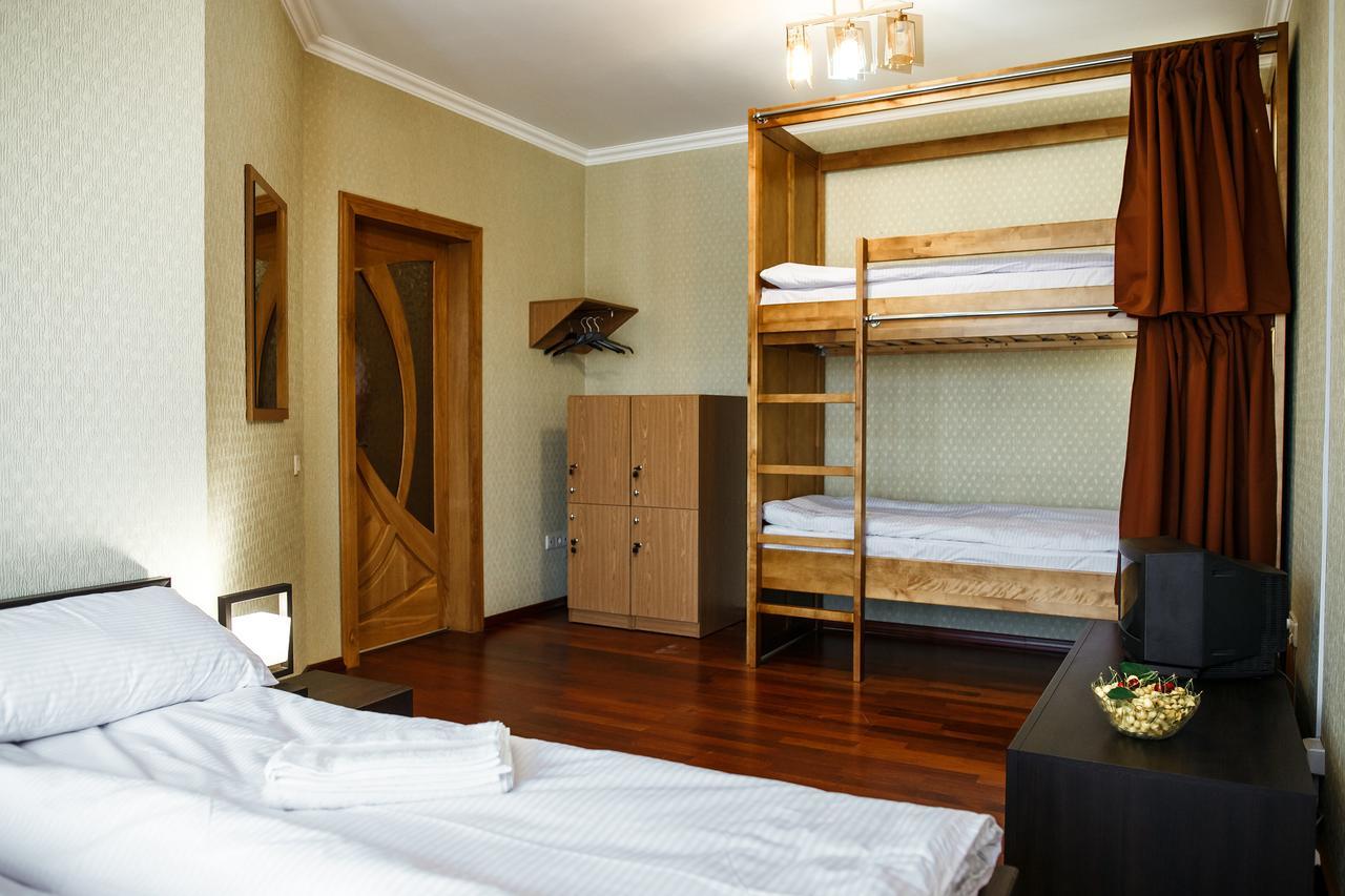 Sweet Home Hostel / Guest House แชร์นิฟซี ภายนอก รูปภาพ