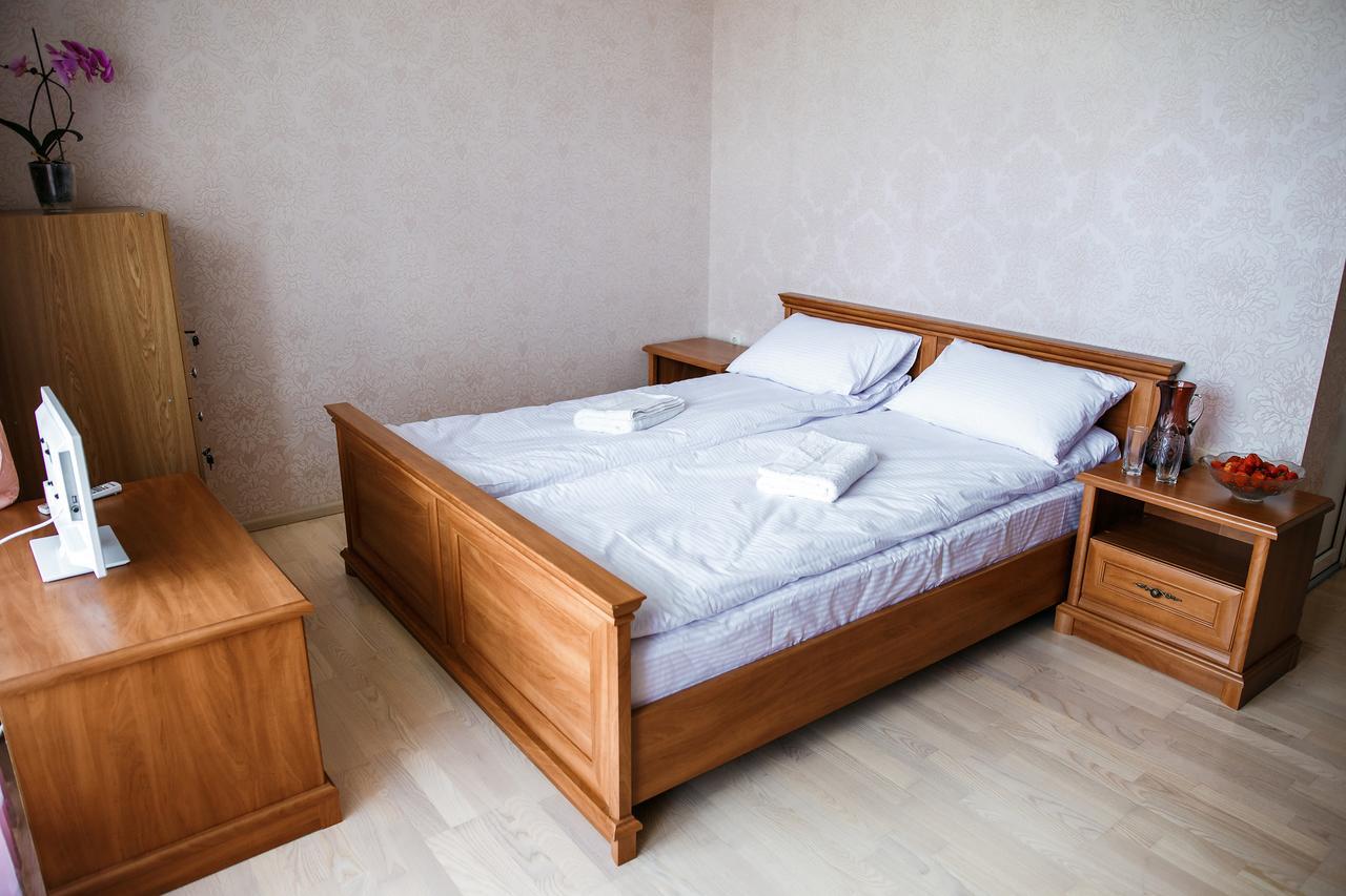 Sweet Home Hostel / Guest House แชร์นิฟซี ภายนอก รูปภาพ