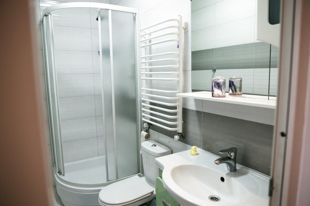 Sweet Home Hostel / Guest House แชร์นิฟซี ภายนอก รูปภาพ
