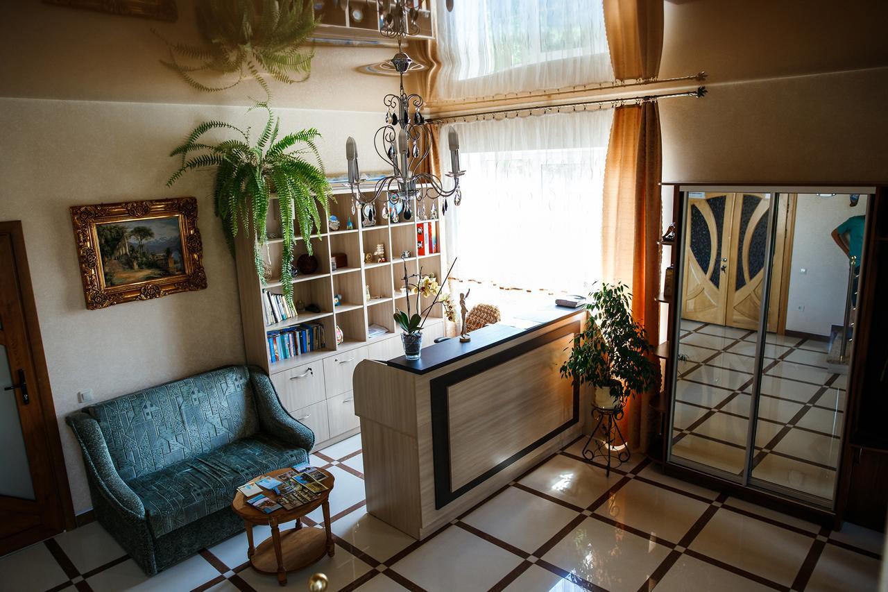 Sweet Home Hostel / Guest House แชร์นิฟซี ภายนอก รูปภาพ