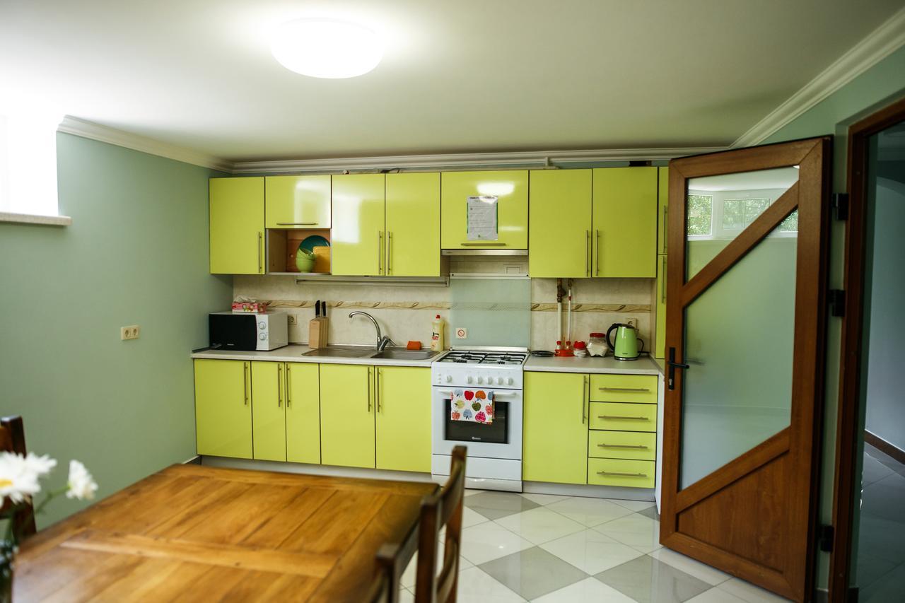 Sweet Home Hostel / Guest House แชร์นิฟซี ภายนอก รูปภาพ