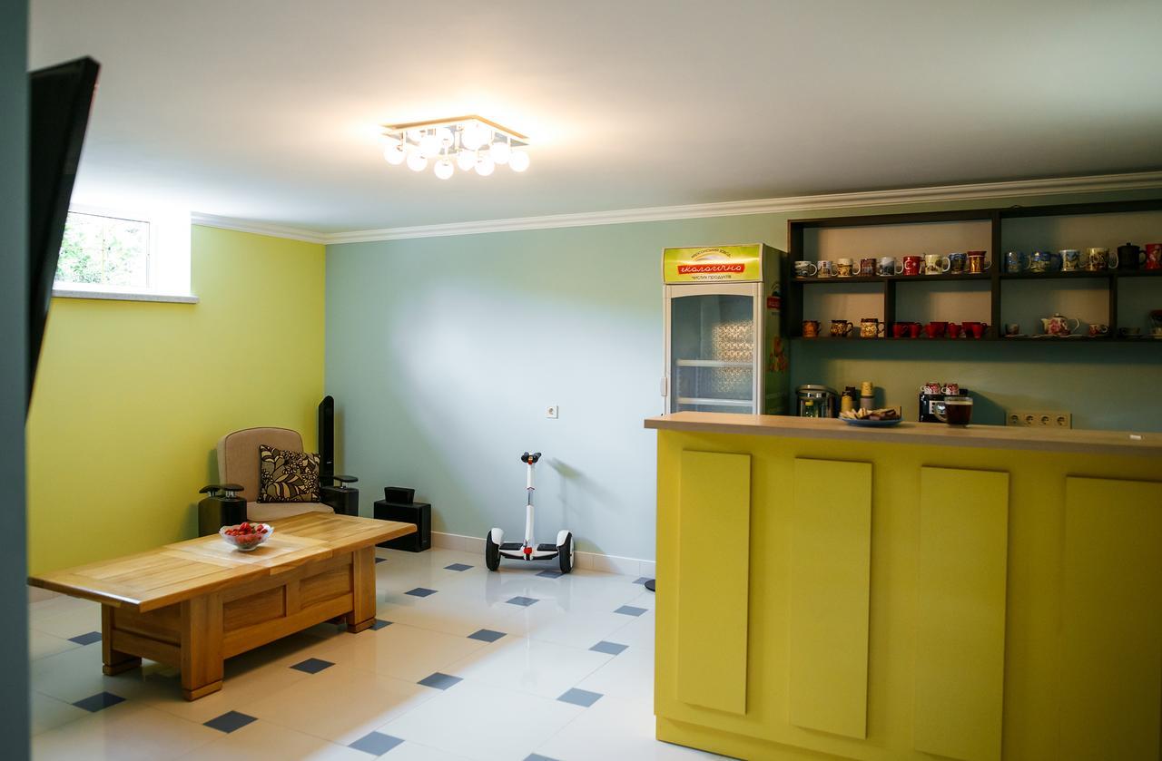 Sweet Home Hostel / Guest House แชร์นิฟซี ภายนอก รูปภาพ