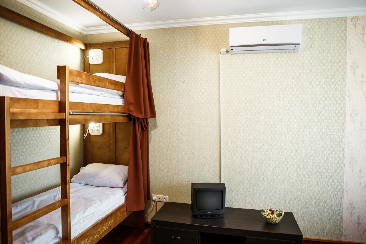 Sweet Home Hostel / Guest House แชร์นิฟซี ภายนอก รูปภาพ