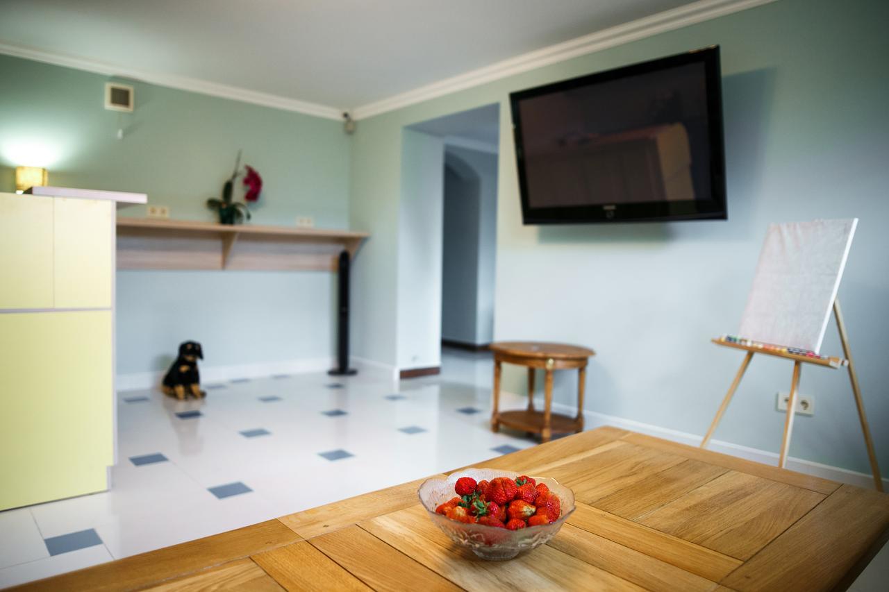 Sweet Home Hostel / Guest House แชร์นิฟซี ภายนอก รูปภาพ