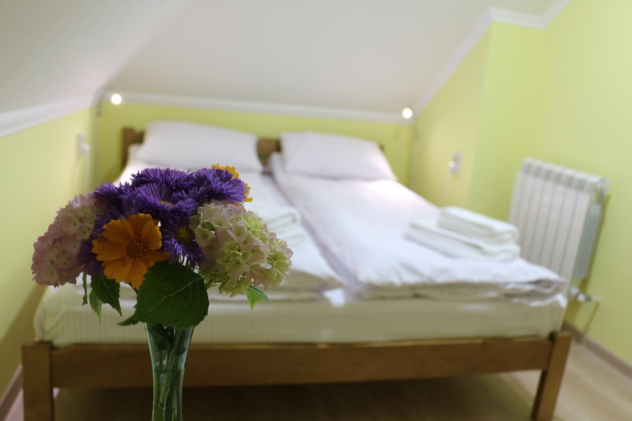 Sweet Home Hostel / Guest House แชร์นิฟซี ภายนอก รูปภาพ