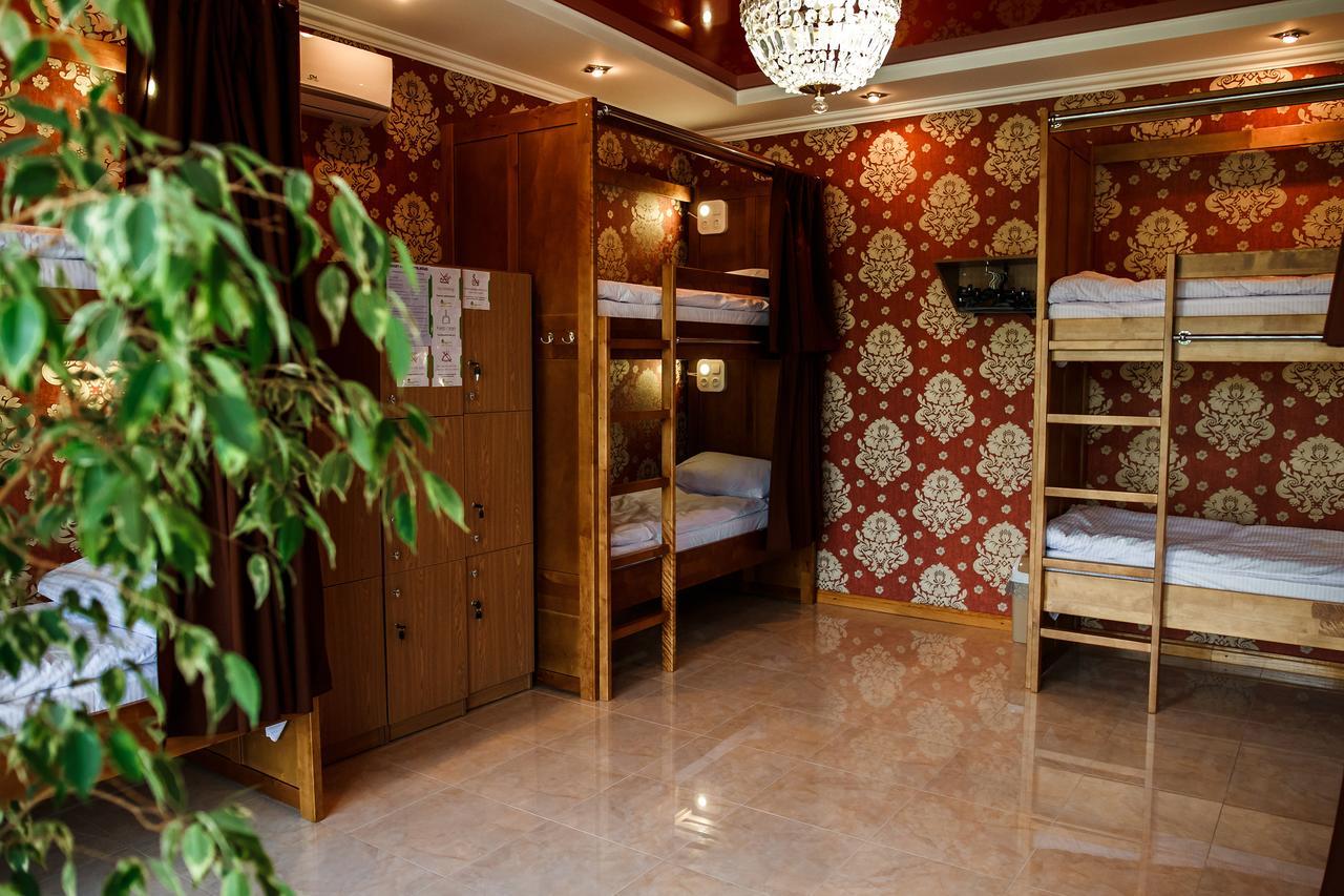 Sweet Home Hostel / Guest House แชร์นิฟซี ภายนอก รูปภาพ