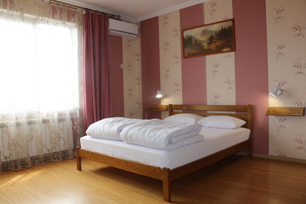 Sweet Home Hostel / Guest House แชร์นิฟซี ภายนอก รูปภาพ