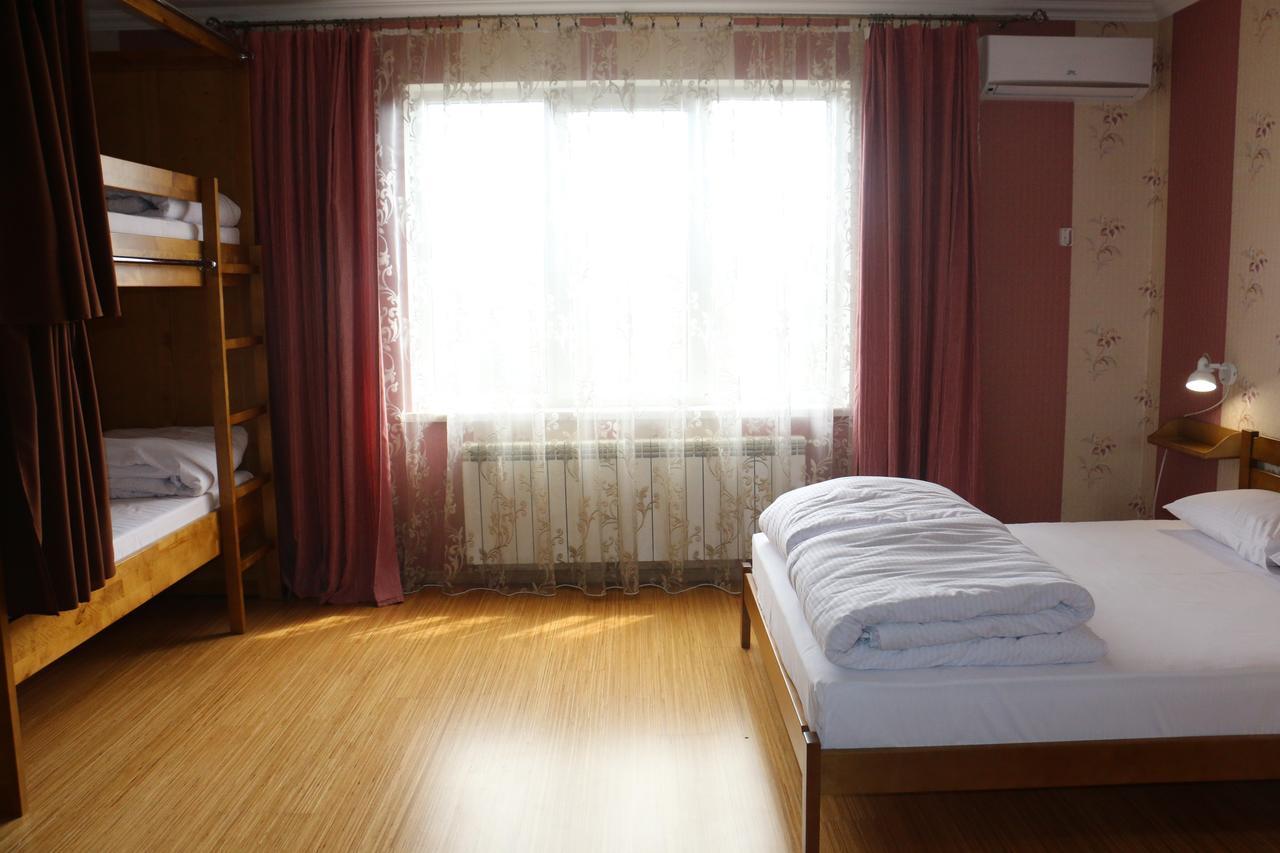 Sweet Home Hostel / Guest House แชร์นิฟซี ภายนอก รูปภาพ