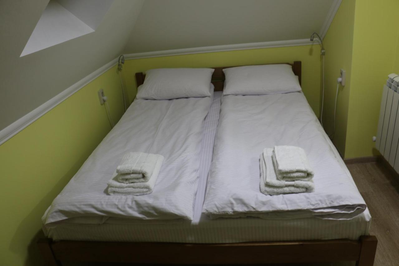 Sweet Home Hostel / Guest House แชร์นิฟซี ภายนอก รูปภาพ